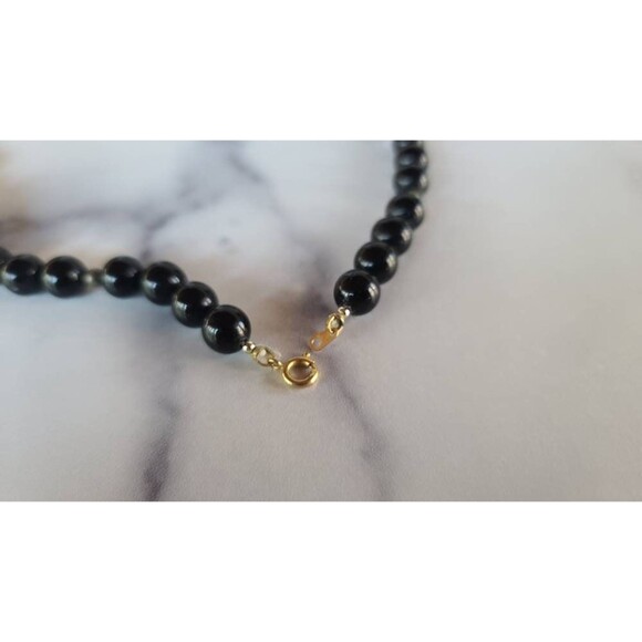 Vintage Black and Tan Beaded Necklace - Picture 10 of 10